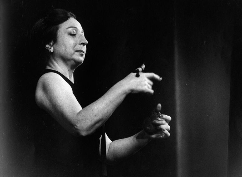 Emma Maleras, concertista de castañuelas